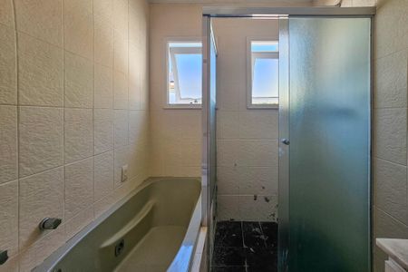 Apartamento para alugar com 350m², 4 quartos e 2 vagasBanheiro da Suíte 1