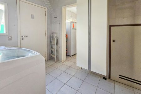 Apartamento para alugar com 350m², 4 quartos e 2 vagasÁrea de serviço