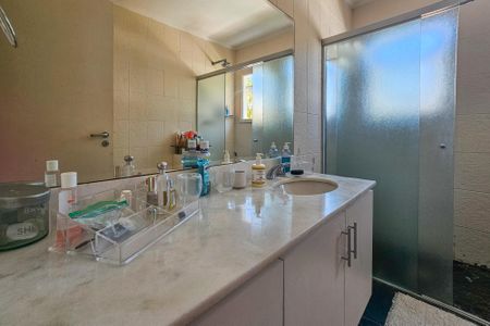 Apartamento para alugar com 350m², 4 quartos e 2 vagasBanheiro da Suíte 2