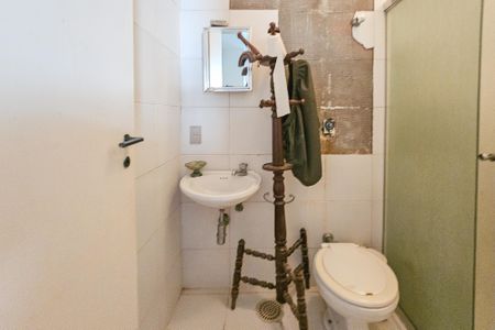 Apartamento para alugar com 350m², 4 quartos e 2 vagasBanheiro de serviço