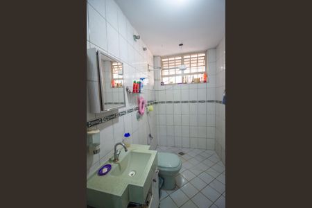 Casa para alugar com 140m², 2 quartos e 2 vagas Casa para alugar com 140m², 2 quartos e 2 vagasBanheiro
