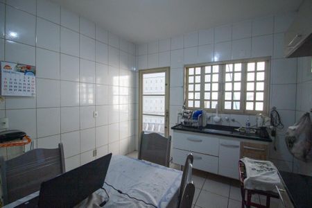 Casa para alugar com 140m², 2 quartos e 2 vagas Casa para alugar com 140m², 2 quartos e 2 vagasCozinha