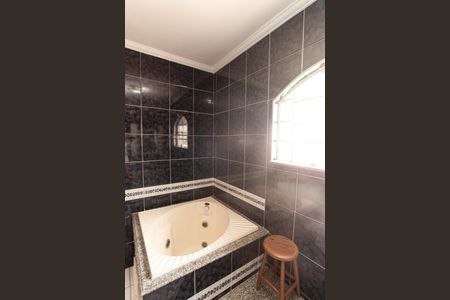 Casa à venda com 500m², 3 quartos e 5 vagasBanheiro da Suíte 1