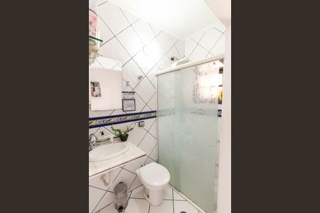 Casa à venda com 500m², 3 quartos e 5 vagasBanheiro da Suíte 2