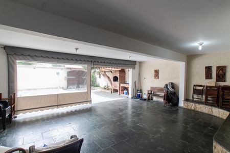 Casa à venda com 500m², 3 quartos e 5 vagasÁrea Gourmet e Garagem  