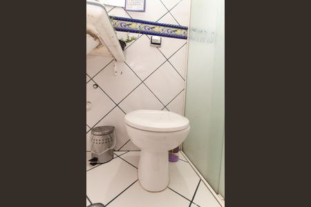 Casa à venda com 500m², 3 quartos e 5 vagasBanheiro da Suíte 2