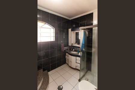 Casa à venda com 500m², 3 quartos e 5 vagasBanheiro da Suíte 1