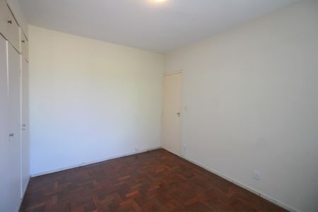 Apartamento à venda com 201m², 4 quartos e 2 vagasQuarto 2