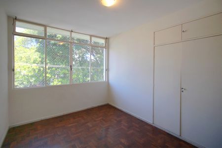 Apartamento à venda com 201m², 4 quartos e 2 vagasQuarto 2