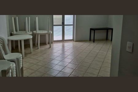 Apartamento à venda com 74m², 3 quartos e 1 vaga Apartamento à venda com 74m², 3 quartos e 1 vagaÁrea comum - Salão de festas