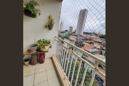 Apartamento à venda com 74m², 3 quartos e 1 vaga Apartamento à venda com 74m², 3 quartos e 1 vagaVaranda