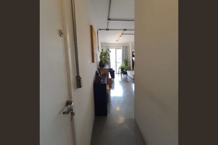 Apartamento à venda com 74m², 3 quartos e 1 vaga Apartamento à venda com 74m², 3 quartos e 1 vagaEntrada