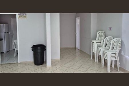 Apartamento à venda com 74m², 3 quartos e 1 vaga Apartamento à venda com 74m², 3 quartos e 1 vagaÁrea comum - Salão de festas