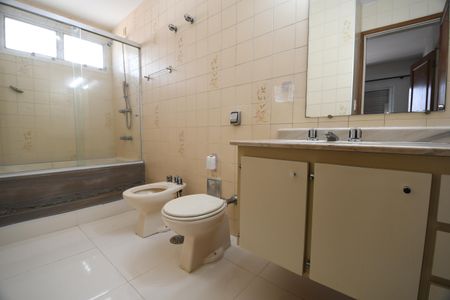 Apartamento para alugar com 130m², 3 quartos e 2 vagasBanheiro 1