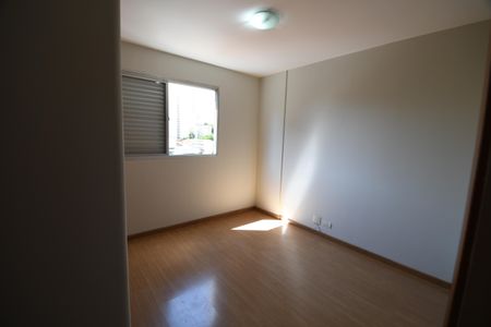 Apartamento para alugar com 130m², 3 quartos e 2 vagasQuarto 2