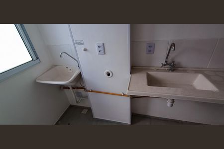 Apartamento para alugar com 48m², 2 quartos e sem vaga Apartamento para alugar com 48m², 2 quartos e sem vagaCozinha e Área de Serviço