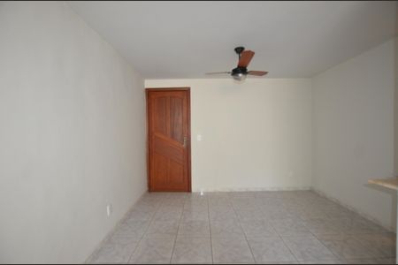 Apartamento para alugar com 65m², 2 quartos e sem vagaSala