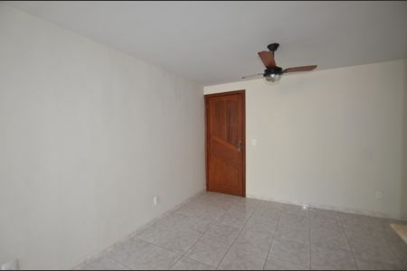 Apartamento para alugar com 65m², 2 quartos e sem vagaSala