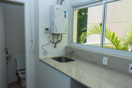 Apartamento para alugar com 233m², 3 quartos e 3 vagas Apartamento para alugar com 233m², 3 quartos e 3 vagasÁrea de Serviço