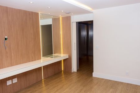 Apartamento para alugar com 233m², 3 quartos e 3 vagas Apartamento para alugar com 233m², 3 quartos e 3 vagasSuíte master