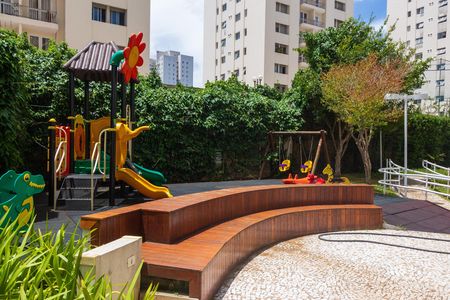 Apartamento para alugar com 233m², 3 quartos e 3 vagas Apartamento para alugar com 233m², 3 quartos e 3 vagasÁrea comum - Playground