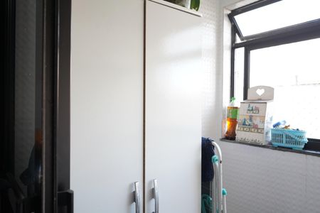 Apartamento à venda com 63m², 2 quartos e 1 vagaÁrea de Serviço