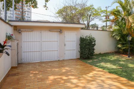 Casa à venda com 206m², 3 quartos e 4 vagasGaragem e Entrada