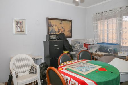 Casa à venda com 206m², 3 quartos e 4 vagasQuarto Externo