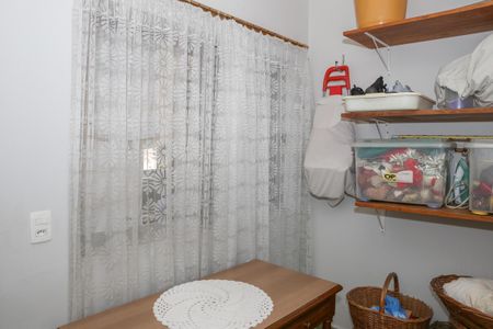 Casa à venda com 206m², 3 quartos e 4 vagasQuarto de Serviço