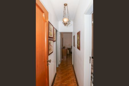 Casa à venda com 206m², 3 quartos e 4 vagasCorredor