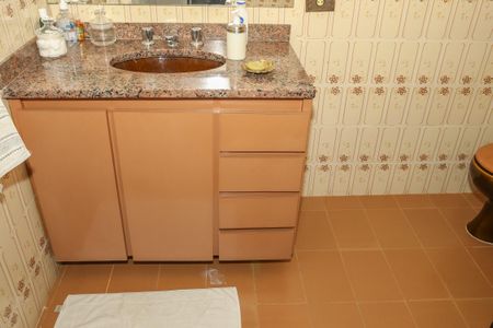 Casa à venda com 206m², 3 quartos e 4 vagasBanheiro Social