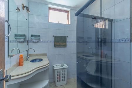 Casa à venda com 360m², 5 quartos e 3 vagasBanheiro do Quarto 1