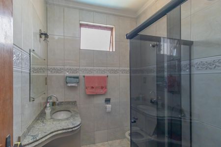 Casa à venda com 360m², 5 quartos e 3 vagasBanheiro 2