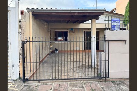 Casa para alugar com 110m², 2 quartos e 1 vaga Casa para alugar com 110m², 2 quartos e 1 vagaFachada