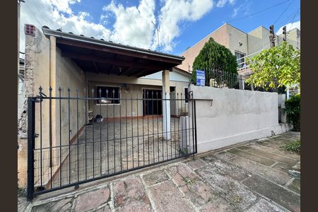 Casa para alugar com 110m², 2 quartos e 1 vaga Casa para alugar com 110m², 2 quartos e 1 vagaFachada