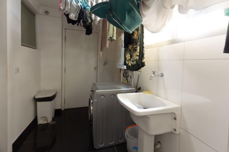 Apartamento à venda com 126m², 3 quartos e 2 vagas Apartamento à venda com 126m², 3 quartos e 2 vagasÁrea de Serviço