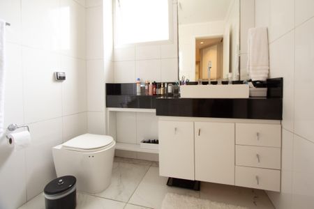 Apartamento à venda com 126m², 3 quartos e 2 vagas Apartamento à venda com 126m², 3 quartos e 2 vagasBanheiro
