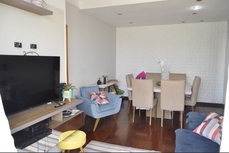 Apartamento à venda com 85m², 2 quartos e 2 vagasSala