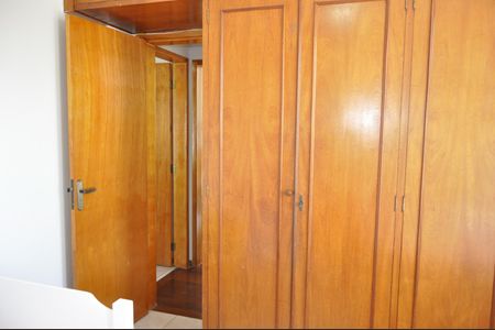 Apartamento à venda com 85m², 2 quartos e 2 vagasQuarto 