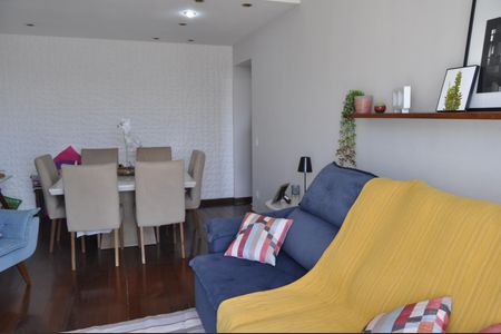 Apartamento à venda com 85m², 2 quartos e 2 vagasSala