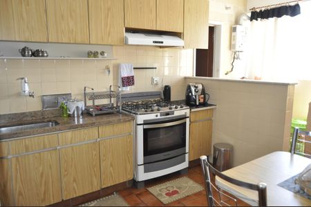 Apartamento à venda com 85m², 2 quartos e 2 vagasCozinha