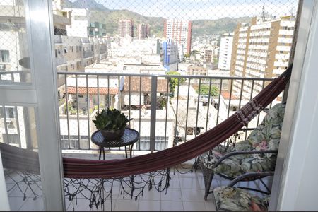 Apartamento à venda com 85m², 2 quartos e 2 vagasVaranda da Suíte