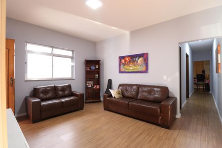 Casa à venda com 117m², 2 quartos e 2 vagasSala