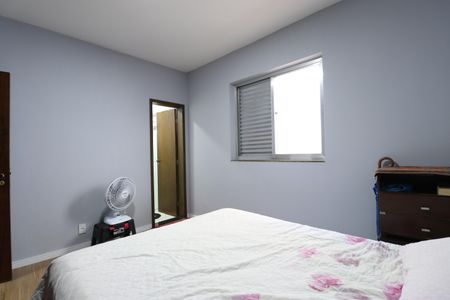 Casa à venda com 117m², 2 quartos e 2 vagasSuíte