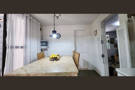 Casa à venda com 493m², 6 quartos e 3 vagas Casa à venda com 493m², 6 quartos e 3 vagasFoto 08