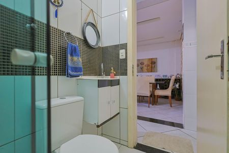 Casa para alugar com 220m², 4 quartos e 6 vagasBanheiro 2