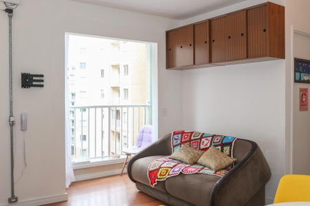 Sala e Cozinha de apartamento à venda com 2 quartos, 37m² em Água Branca, São Paulo