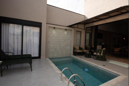 Casa de condomínio à venda com 225m², 4 quartos e 5 vagas Casa de condomínio à venda com 225m², 4 quartos e 5 vagasPiscina