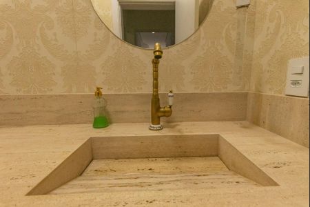 Casa de condomínio à venda com 225m², 4 quartos e 5 vagas Casa de condomínio à venda com 225m², 4 quartos e 5 vagasLavabo