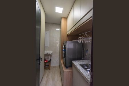 Casa de condomínio à venda com 225m², 4 quartos e 5 vagas Casa de condomínio à venda com 225m², 4 quartos e 5 vagasÁrea de Serviço